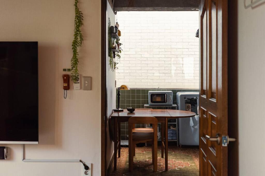 Apartment Comfy Leafy In Yeonnam