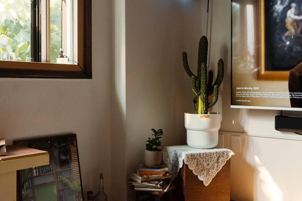 Apartment Comfy Leafy In Yeonnam *
